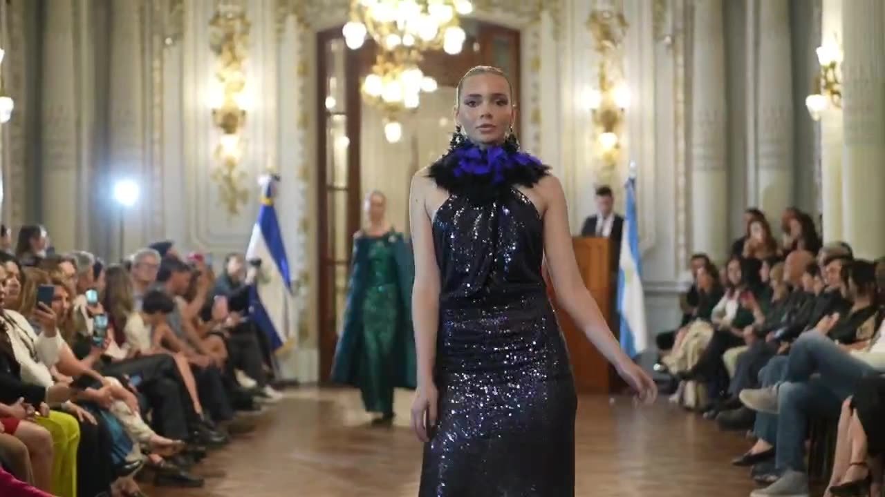 Vestido de noche en pasarela